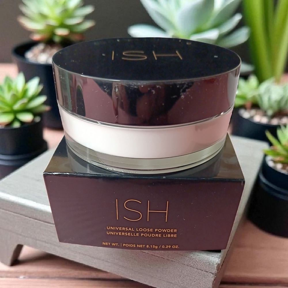 ISH Loose Powder in Black and White